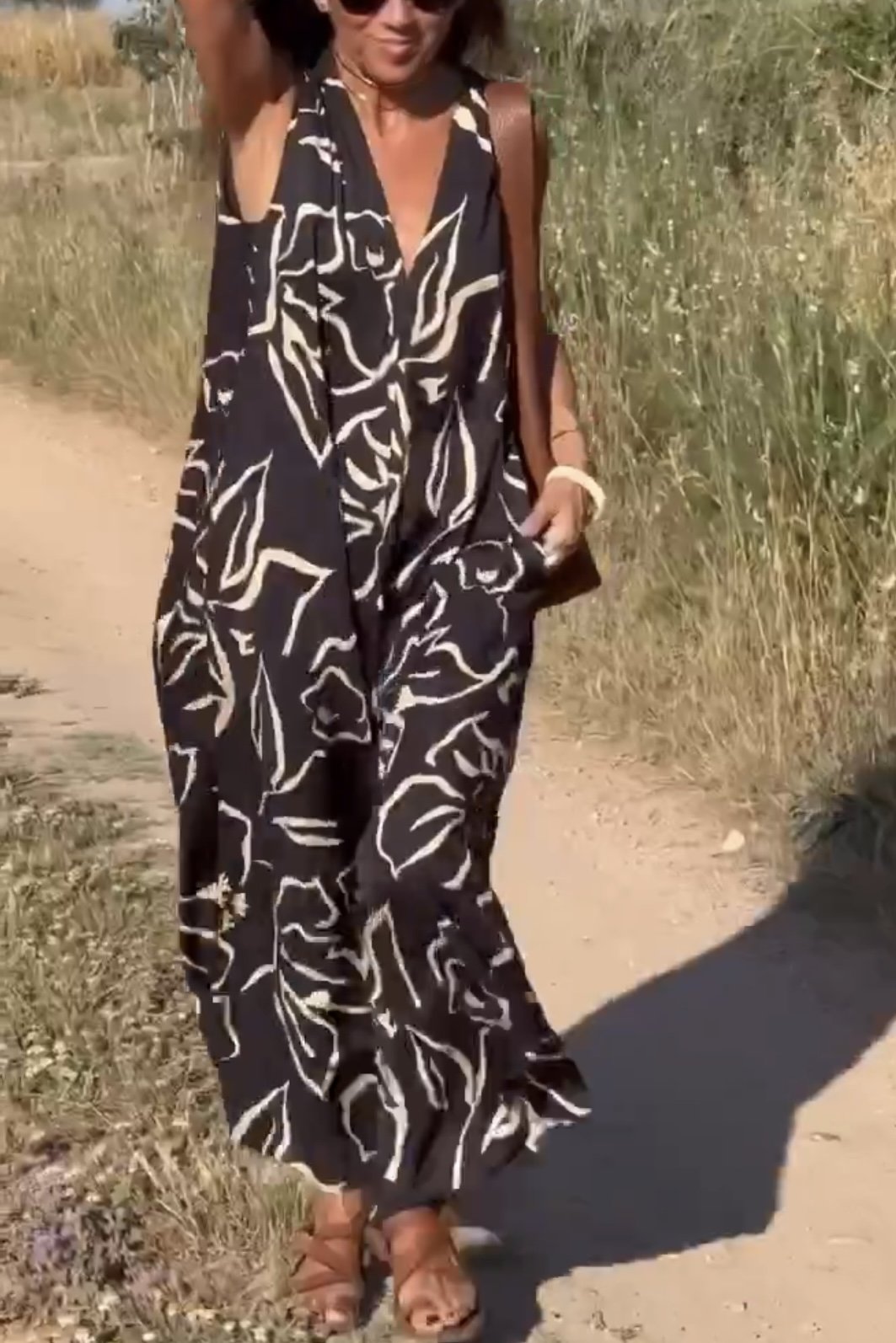 Chic Women's V Neck Printed Maxi Dress for Summer Elegance