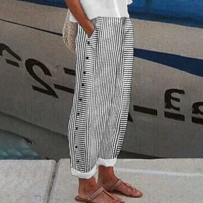 Stylish striped trousers with side pockets