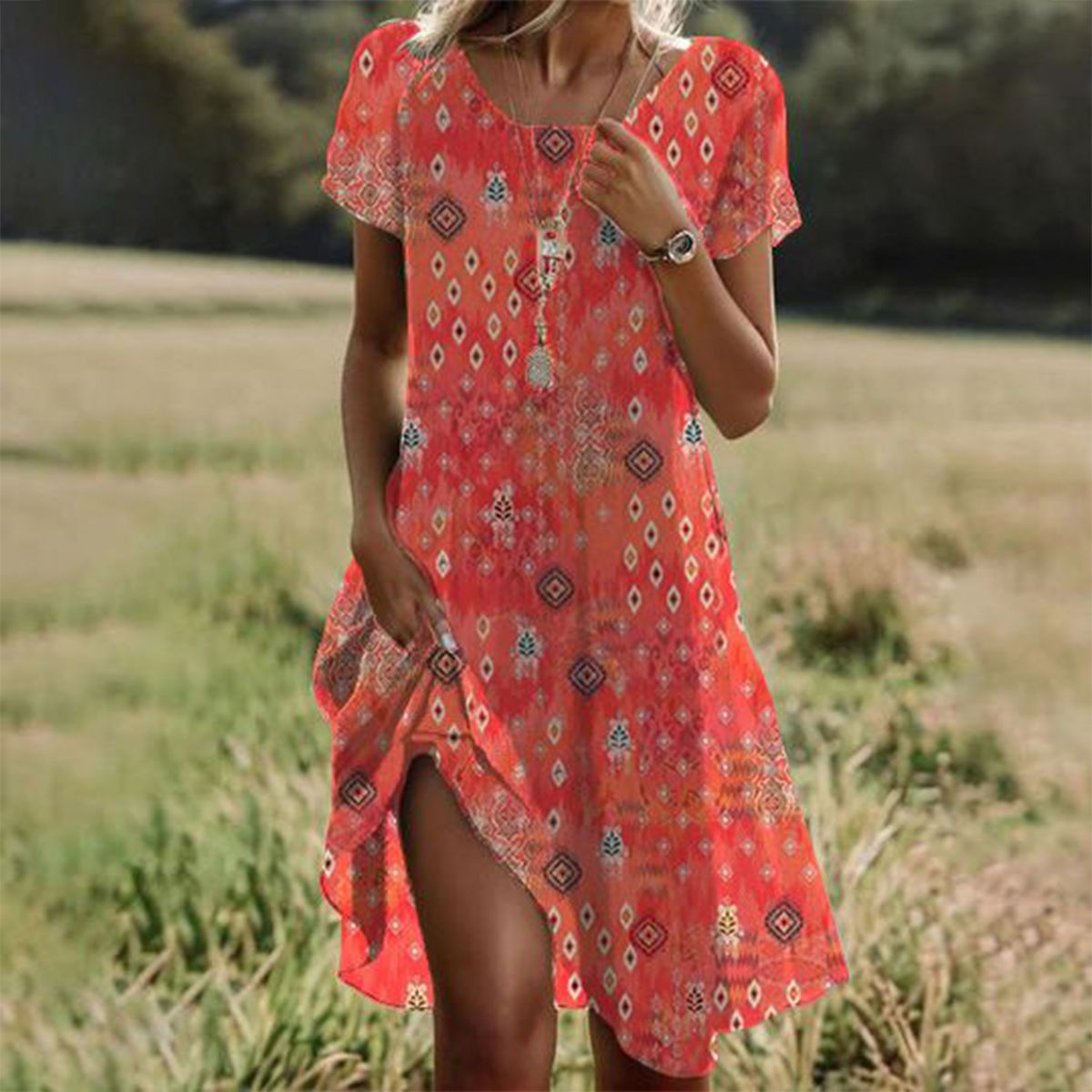 Alessia - Stylish Orange Midi Dress with Short Sleeves and Round Neckline