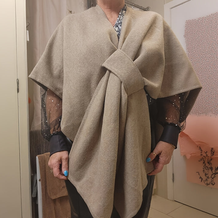 Shawl Coat – Woven Design & Windproof Warmth