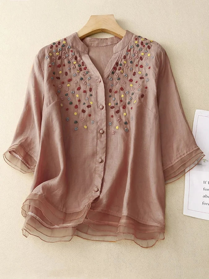 Vintage – Stylish embroidered V-neck shirt